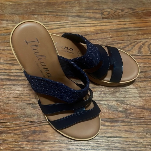 Italiana by Italian Shoemakers Blue Wedges - Picture 1 of 5
